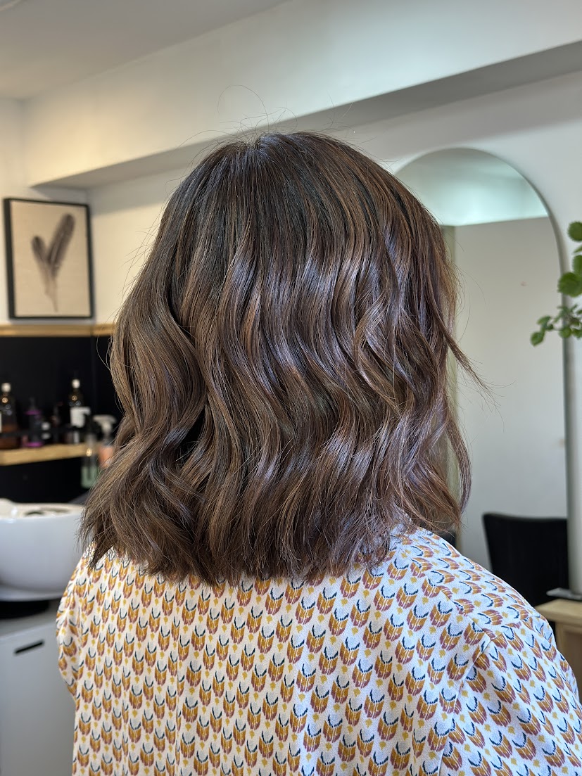 Dimensional brunette bob